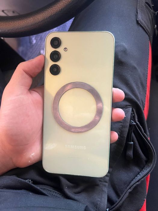 SAMSUNG A24  sotiladi