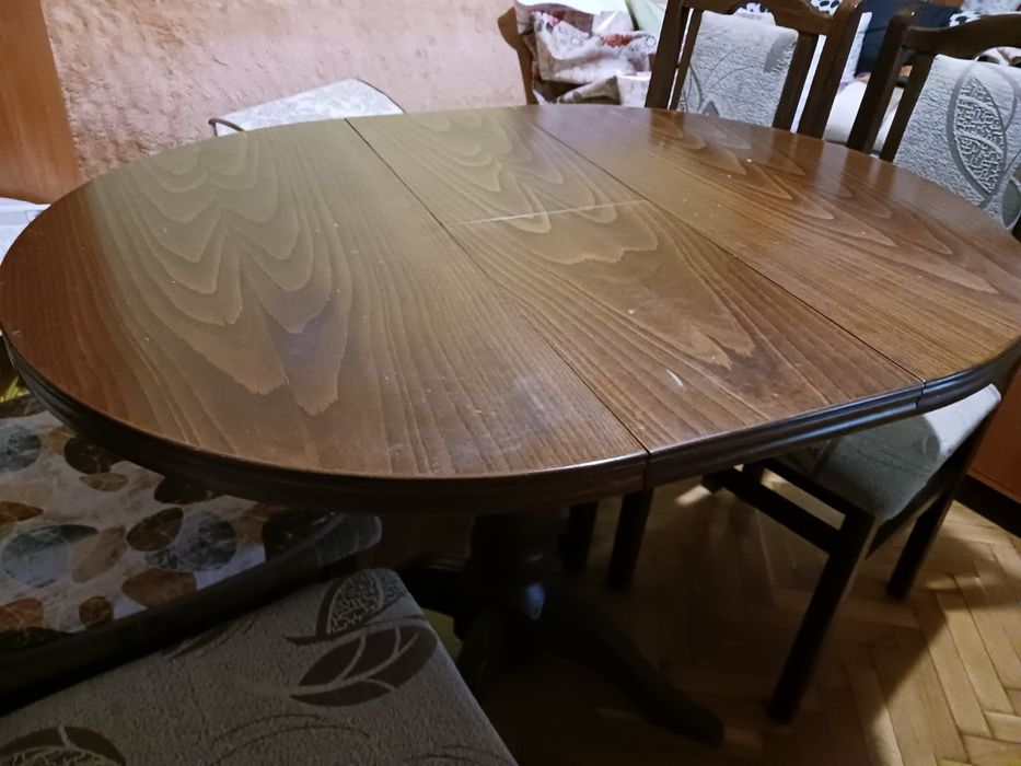 Разтегателна маса, троянска мебел.