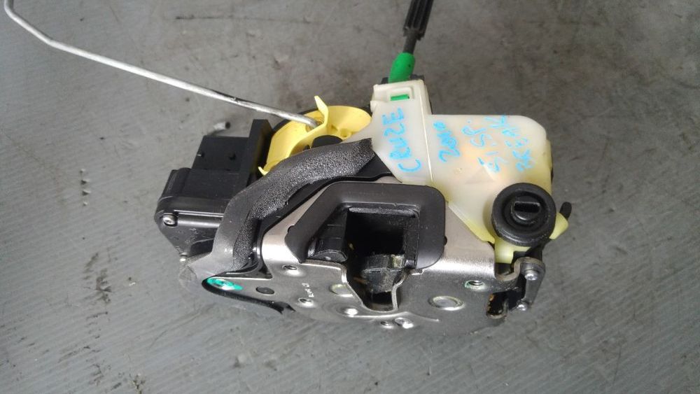 broasca iala stanga spate chevrolet cruze cruze 13579557