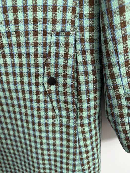 Можный тренч на прозоадную погоду.