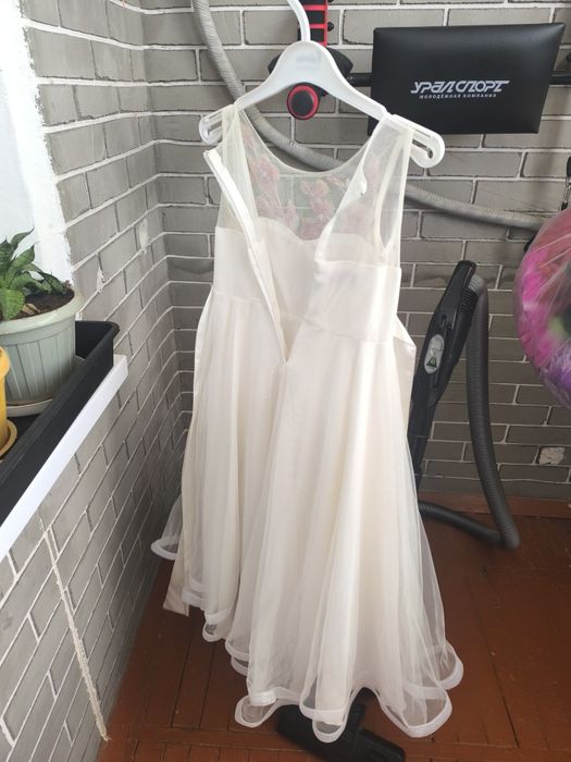 Платья на выпускной бальные