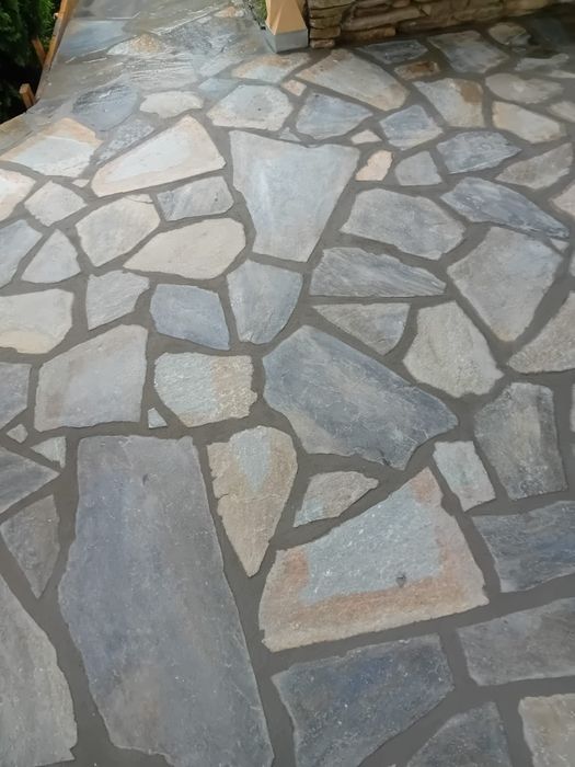 Vând piatră naturală de munte și montez