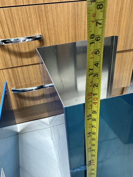 Запчасть от вытяжки