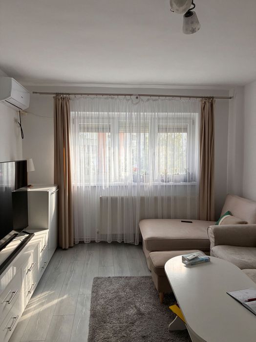 Vând apartament cu 2 camere, zona centrală, complet mobilat și utilat!