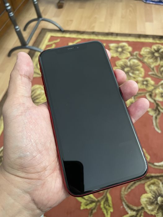 iPhone XR / 64GB / Product Red