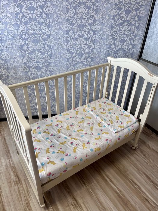 Продам детскую кроватку