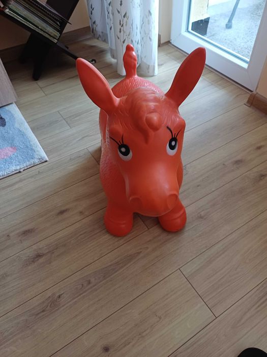 гумено конче за скачане