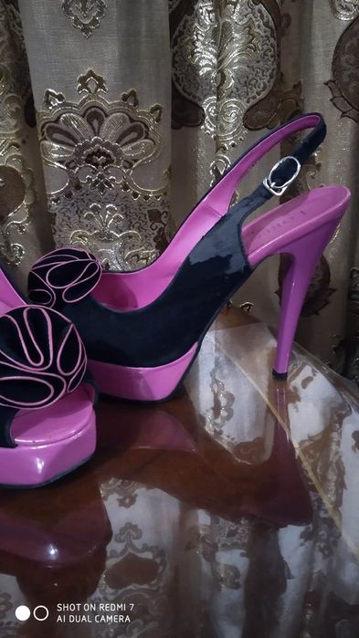 Туфли замшевые на высоких каблуках