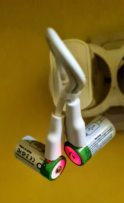 Baterii CR2 rechargeables noi