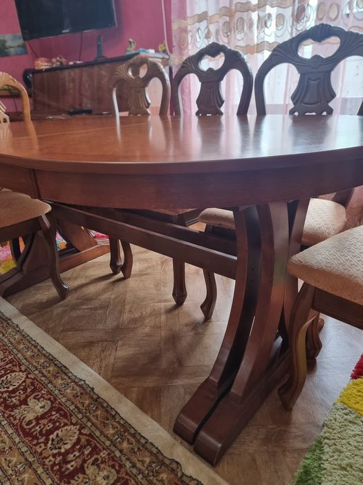 Стол обеденный со стульями