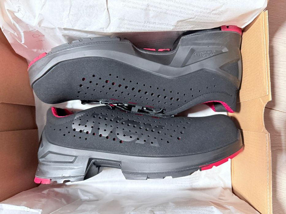 Bocanci Uvex marimea una  pereci nr.43