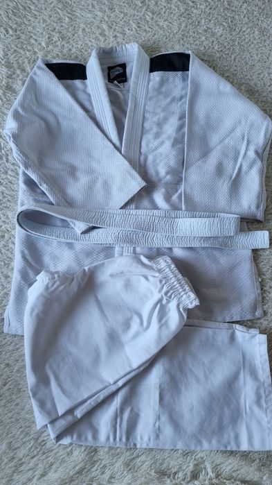 Продам кимоно для дзюдо