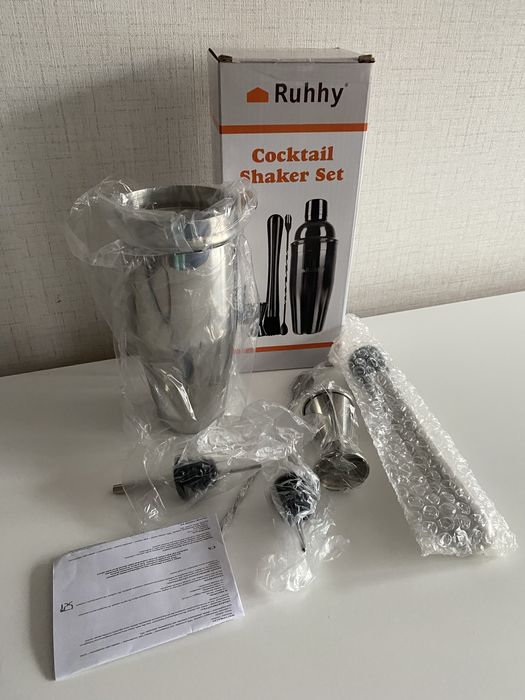 Нов комплект за коктейли - 6 части, шейкър