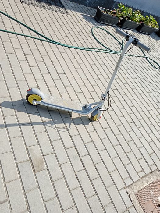 VAND trotinetă electrică perfect funcțională DAR FĂRĂ INCĂRCĂTOR