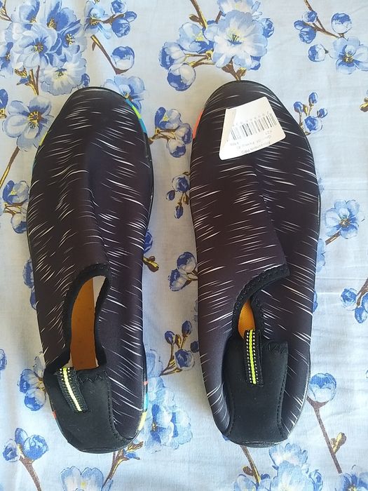 Продам Аквашузы Новые