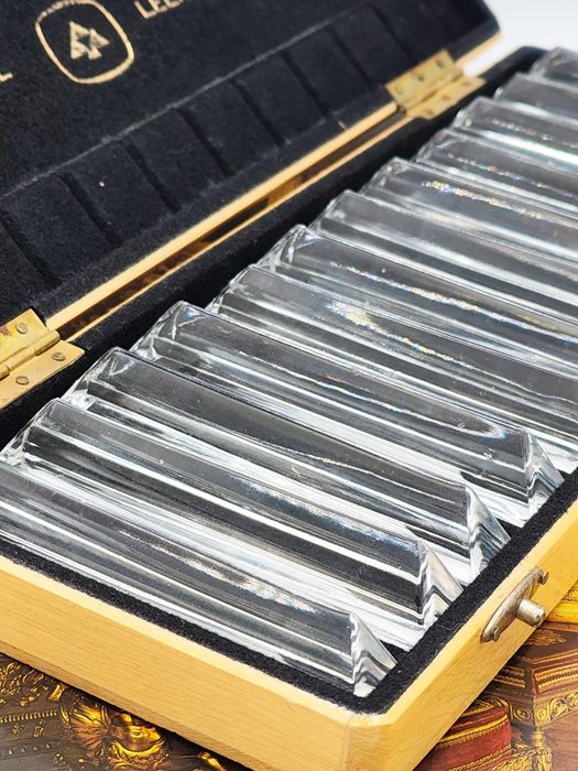 Crystal Leerdam, Антикварни фасетирани , кристални поставки за ножове