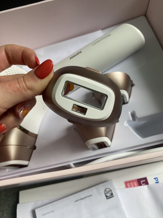 Фотоепилатор Philips Lumea Prestige