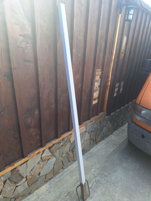 Stâlpi de gard pentru plasa bordurata