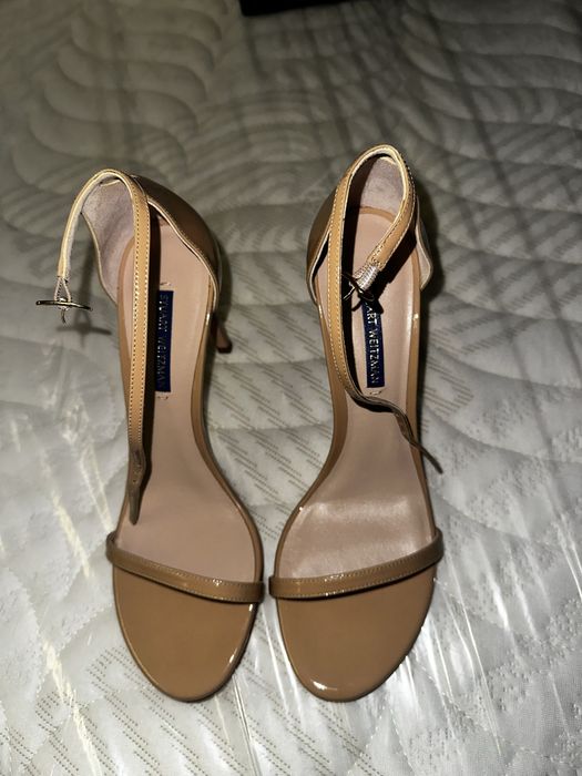 Stuart Weitzman “Danni” бежевые лаковые, каблук 10 см, оригинал