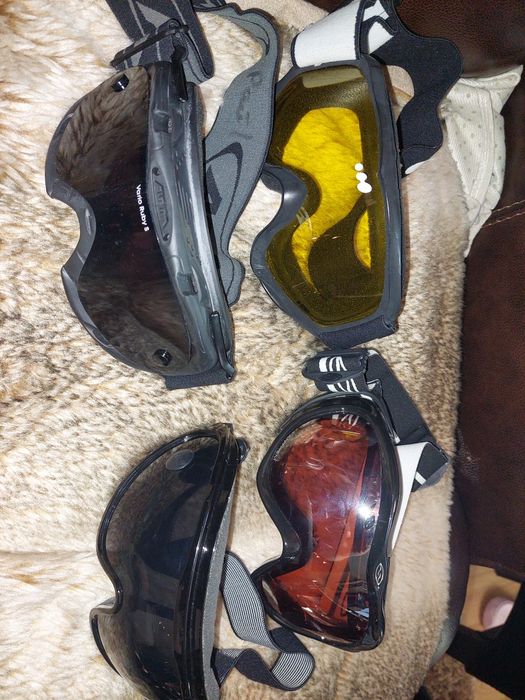 ochelari ski,clăpari,căști ski,geaca ski