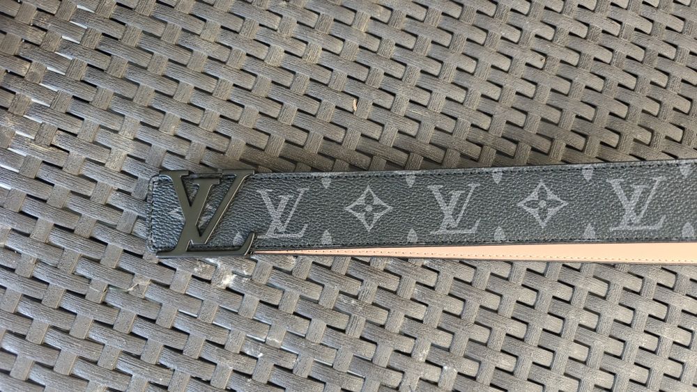 Vând curea LV de 110 cm