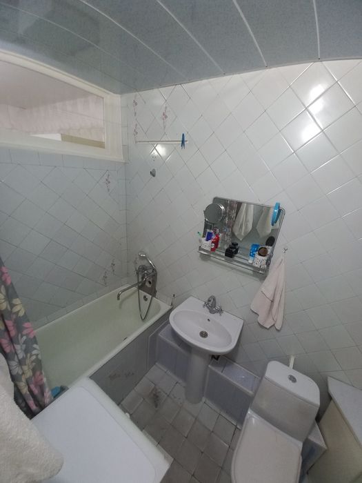 Урда {2/5/5} Продаётся Квартира в Центре города Меб+Тех Кирпичный дом