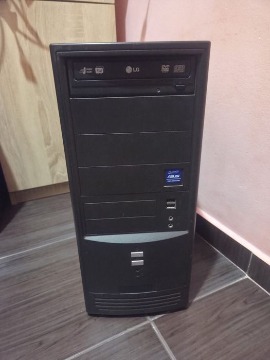 Vând carcasă retro