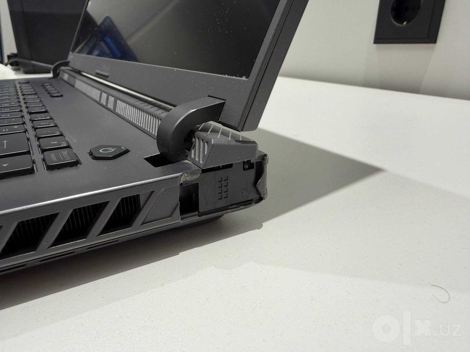 ASUS ROG Strix G16/i9-14900HX/ RTX 4060/ 2K 240 (Korpusi defekti bor)