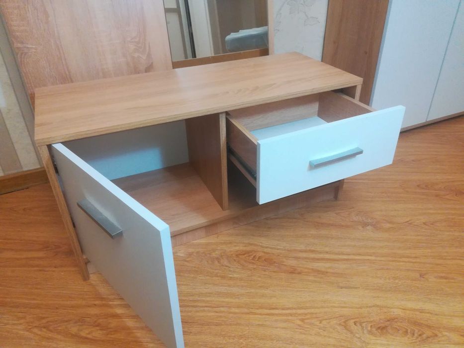 Продам прихожую.