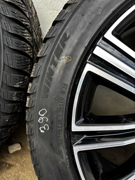 Doua anvelope Pirelli Winter SottoZero 235 45 R18 ci390
