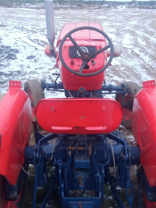 vînd tractor FIAT 300