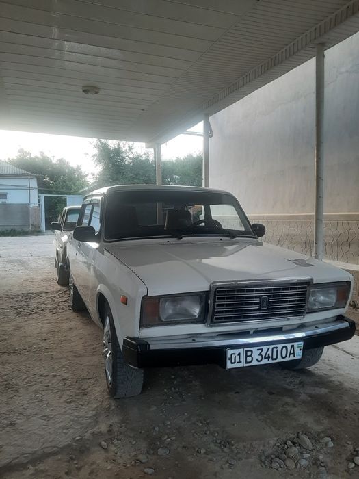 Avto mashina lada 2107