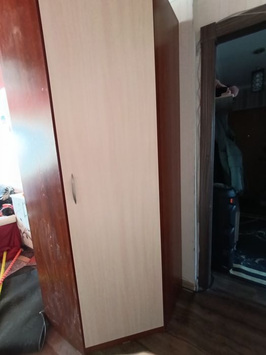 Продам угловой шкаф