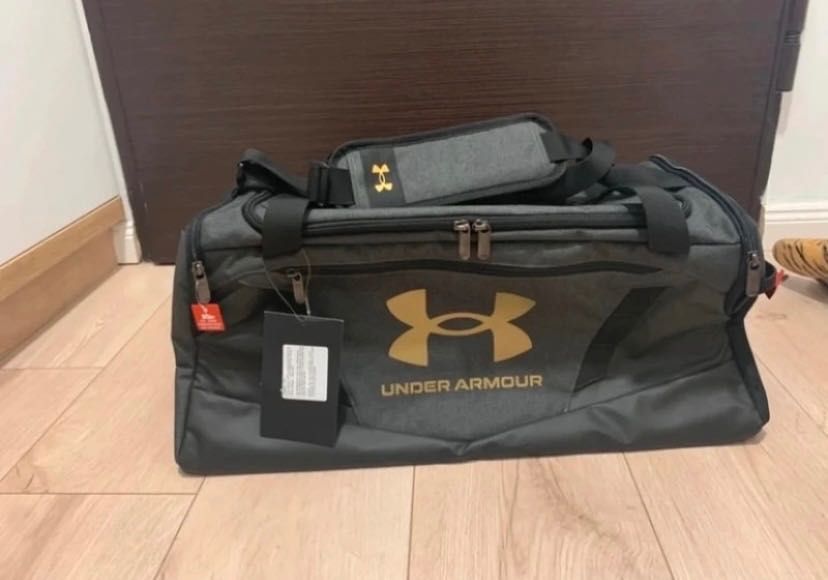 Geanta noua Under Armour
