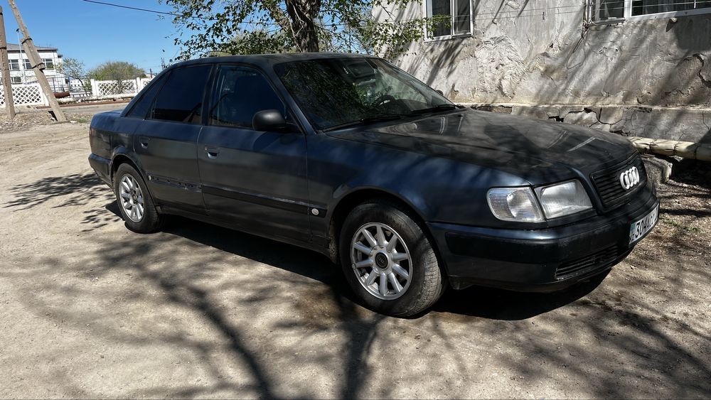 Audi 100 c 4 …….