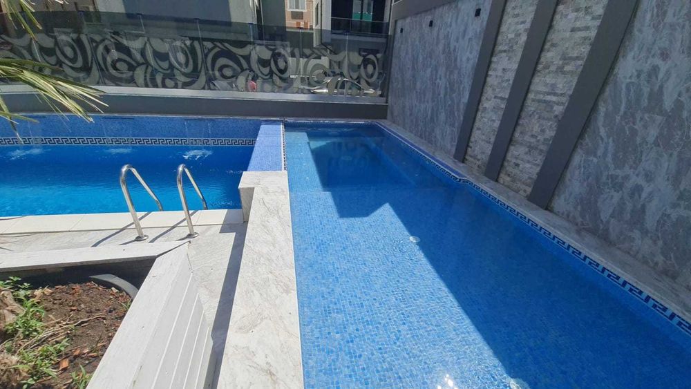 Executam piscine publice si rezidentiale , saune umede si uscate, etc