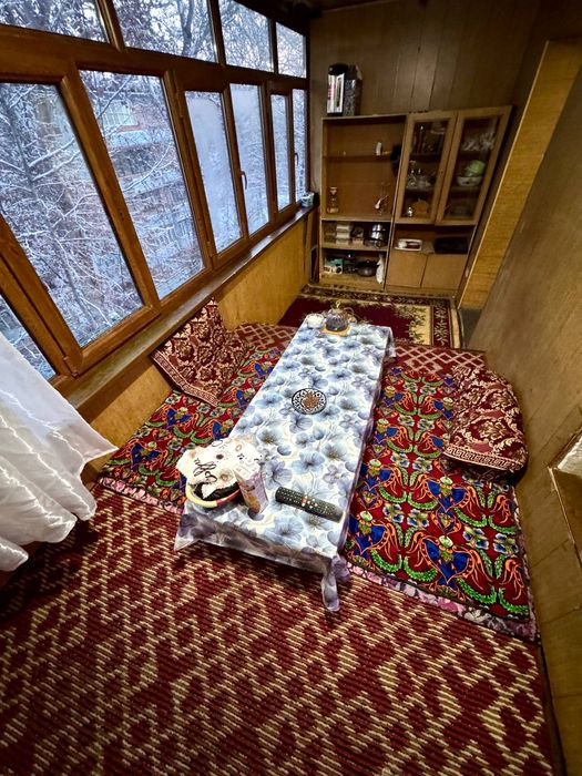 Прадаëтся 3х 9микрарайоне вдоль дороги