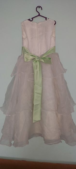 Платье нарядное, на девочку 5-7 лет