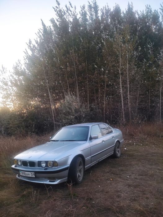 Продам BMW 5 e34