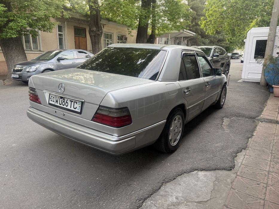 Срочно продам мерс w124 ешка
