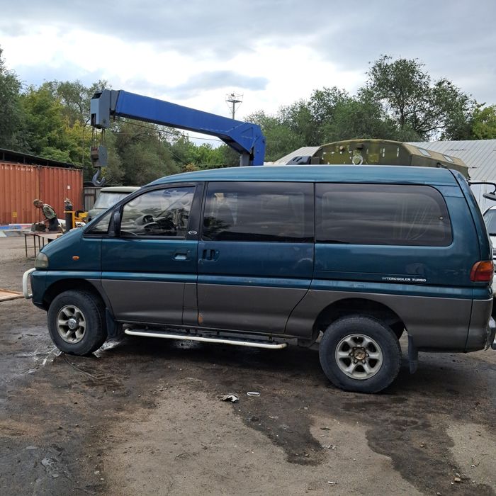 Митсубиси делика