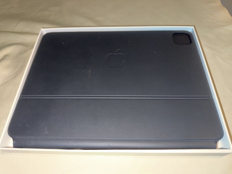 Apple Magic Keyboard pentru  ipad 12.9  pro