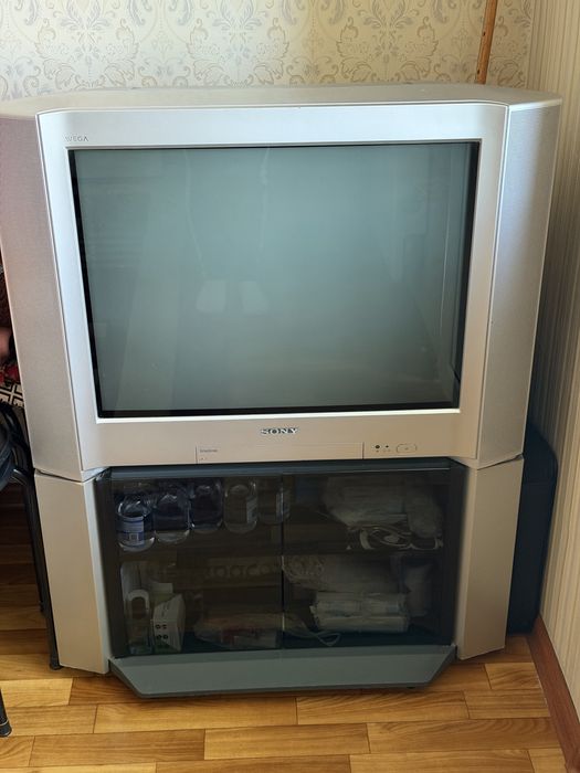 Продам б/у телевизор.