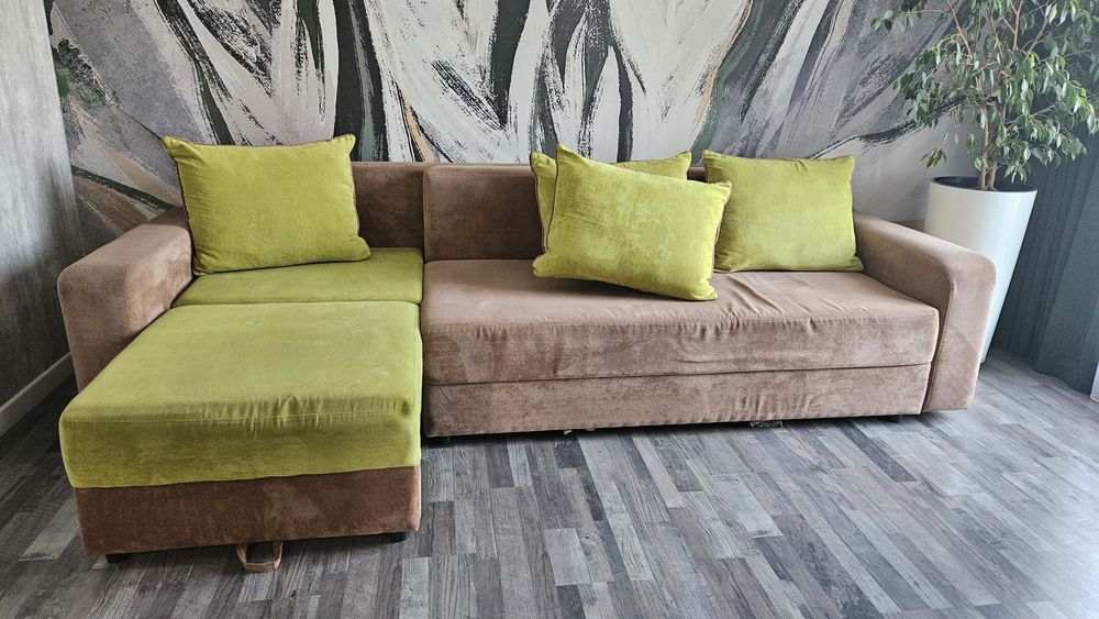 Срочно Продам диван прямой- угловой