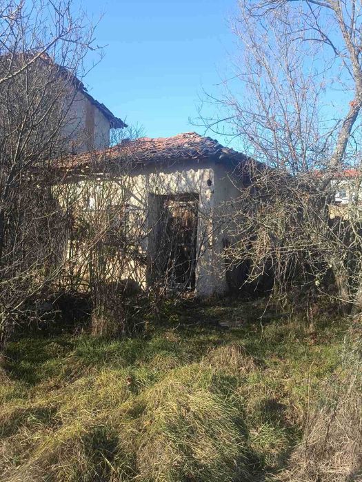 Продавам недвижим имот в с. Пъстрово