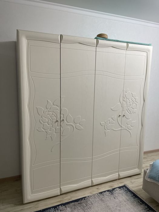 Срочно продам шкаф