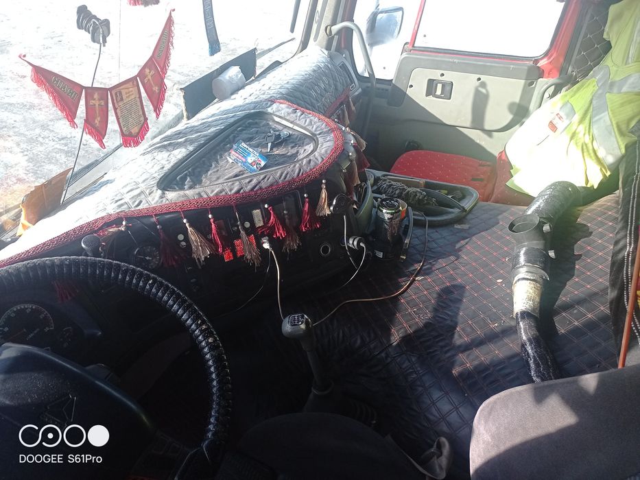 Продам самосвал хово