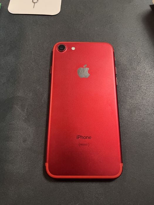 Apple iPhone 7 (Red Edition)