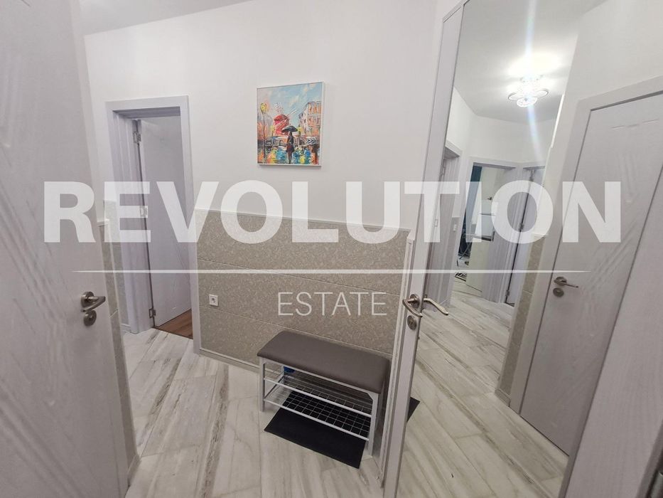 Дава се под наем Тристаен апартамент в Варна, Център - 82 кв.м за 887.4 € - Снимка #5