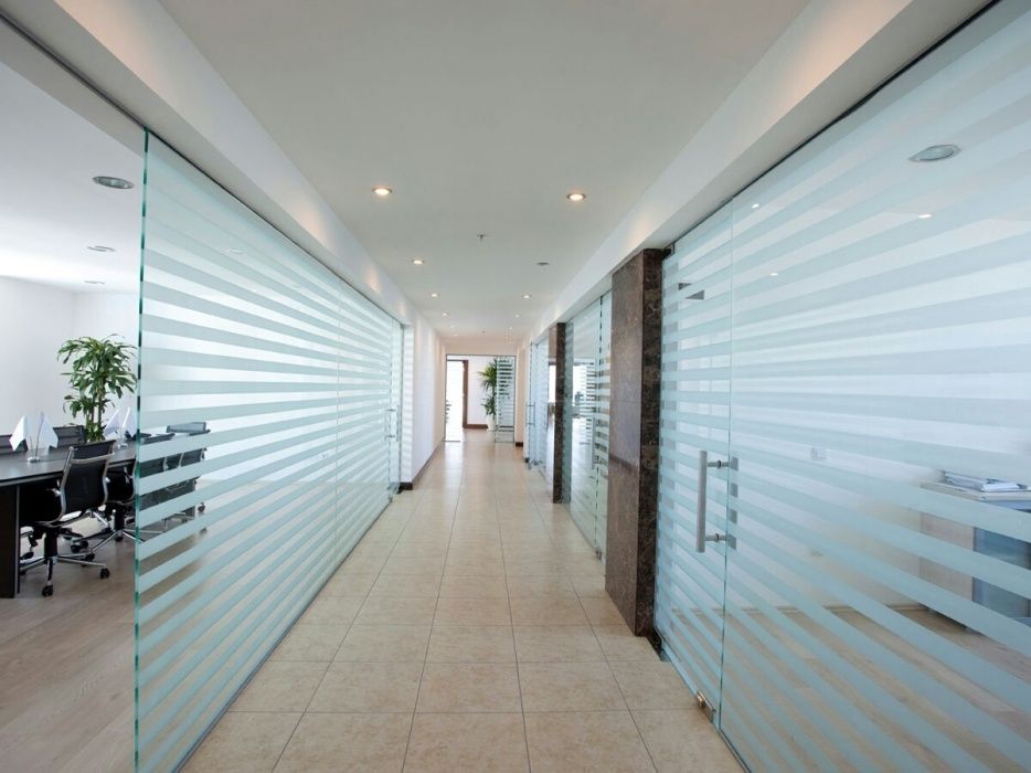 Полоски для офисных перегородок . Матовая Тонировка. Дизайнерские реше